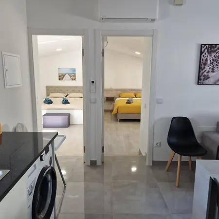 בית נופש Holidays House סאו מרטיניו דו פורטו