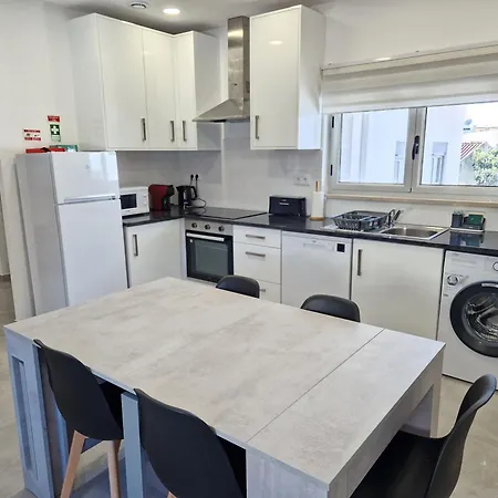 Holidays House סאו מרטיניו דו פורטו